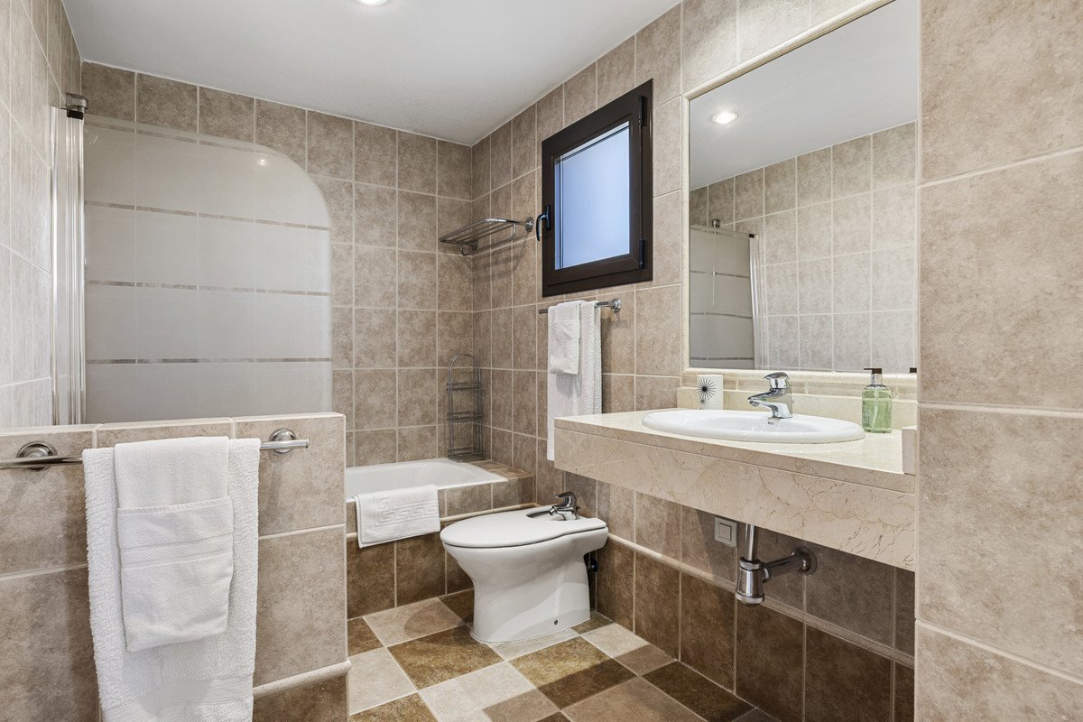 5 Bed Penthouse Duplex in Estepona