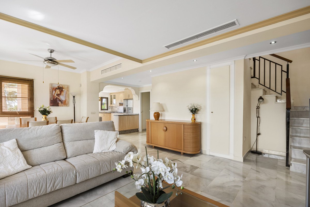 5 Bed Penthouse Duplex in Estepona