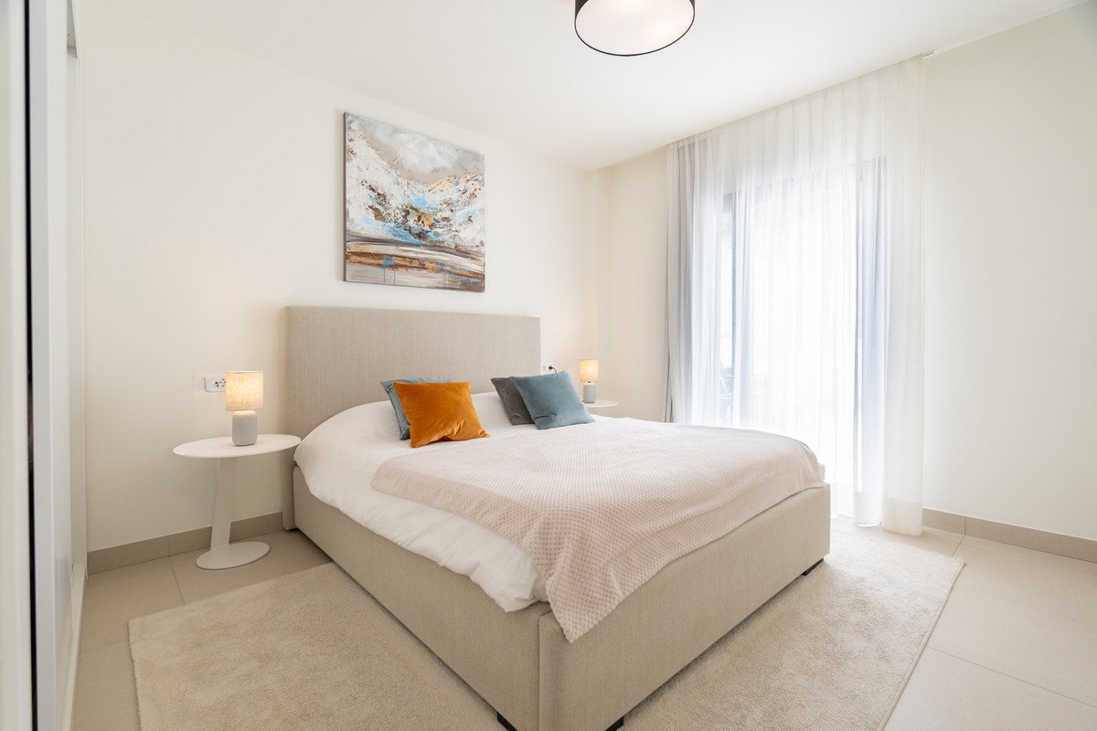 3 Bed Middle Floor Apartment in Calanova Golf