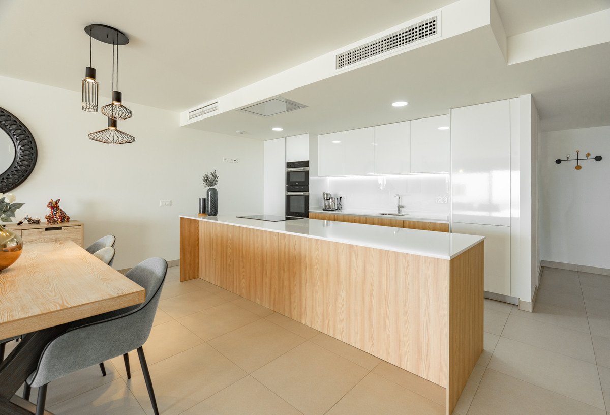 3 Bed Middle Floor Apartment in Calanova Golf