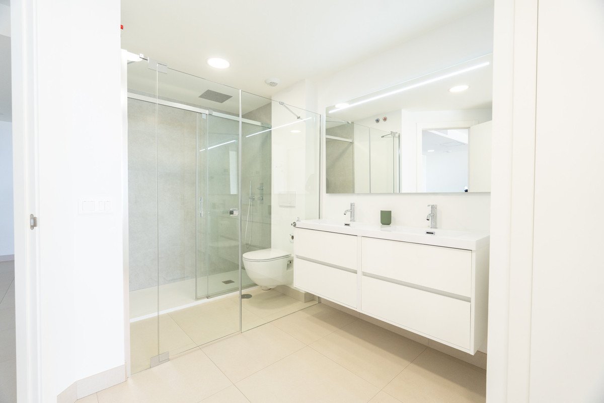 3 Bed Middle Floor Apartment in Calanova Golf