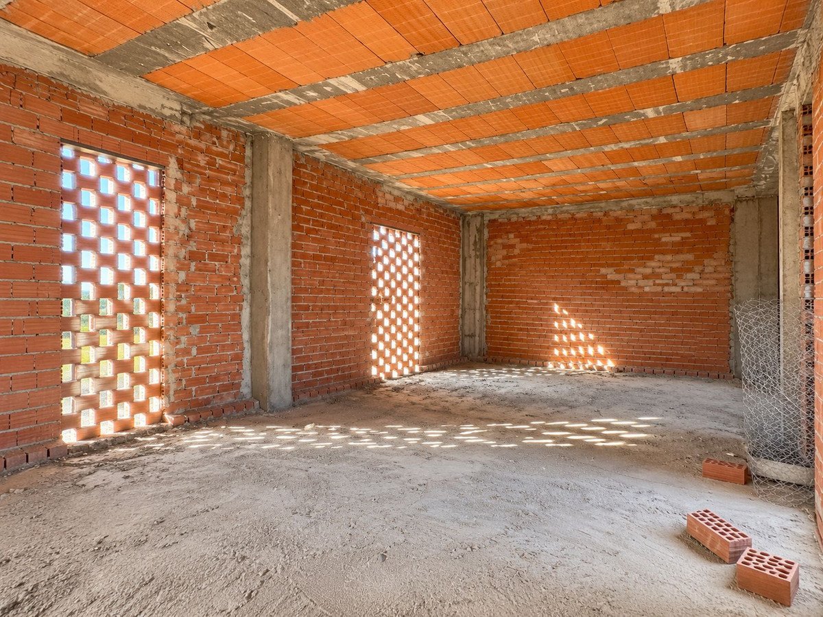 8 Bed Commercial Premises in Alhaurín el Grande
