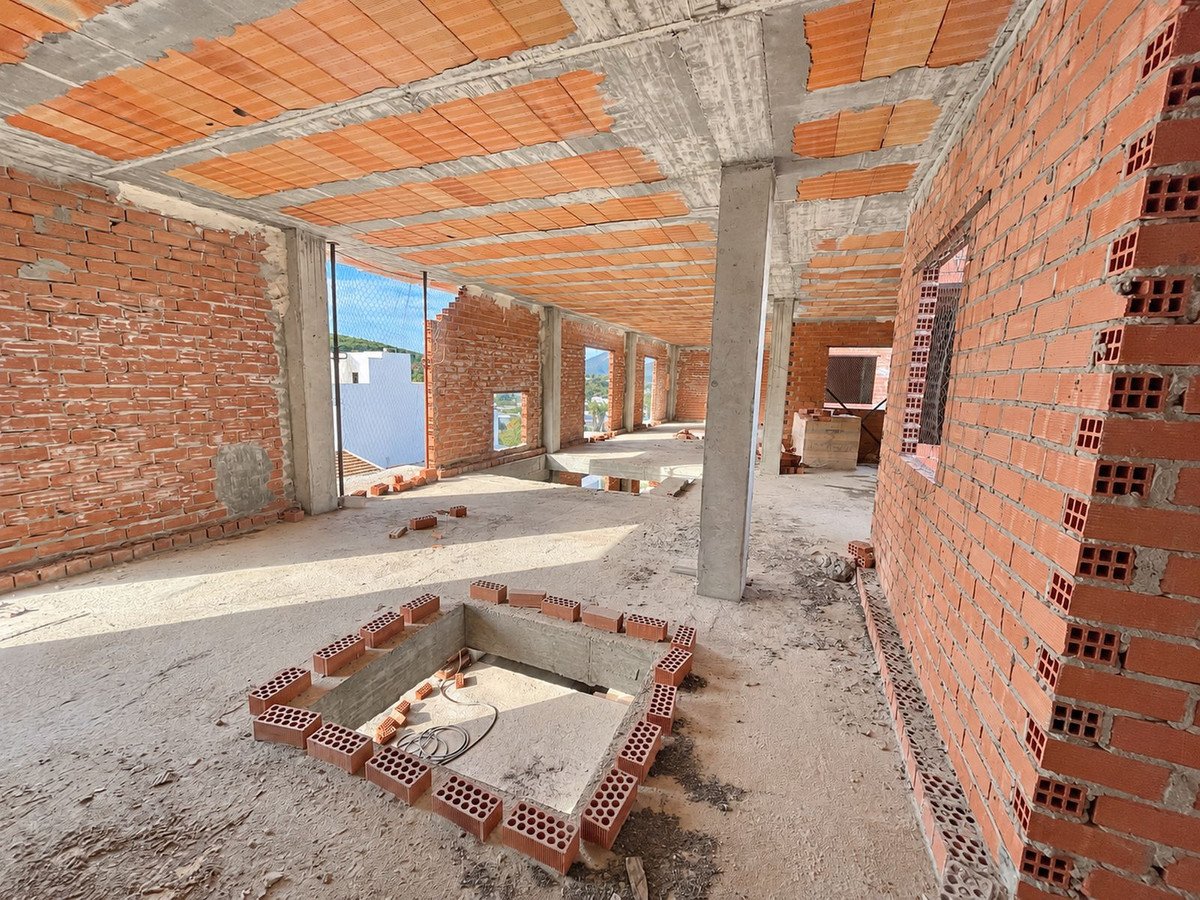 8 Bed Commercial Premises in Alhaurín el Grande