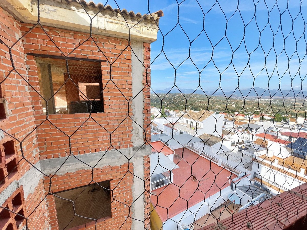 8 Bed Commercial Premises in Alhaurín el Grande