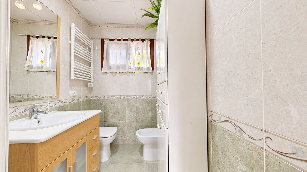 7 Bed Detached Villa in Benalmadena