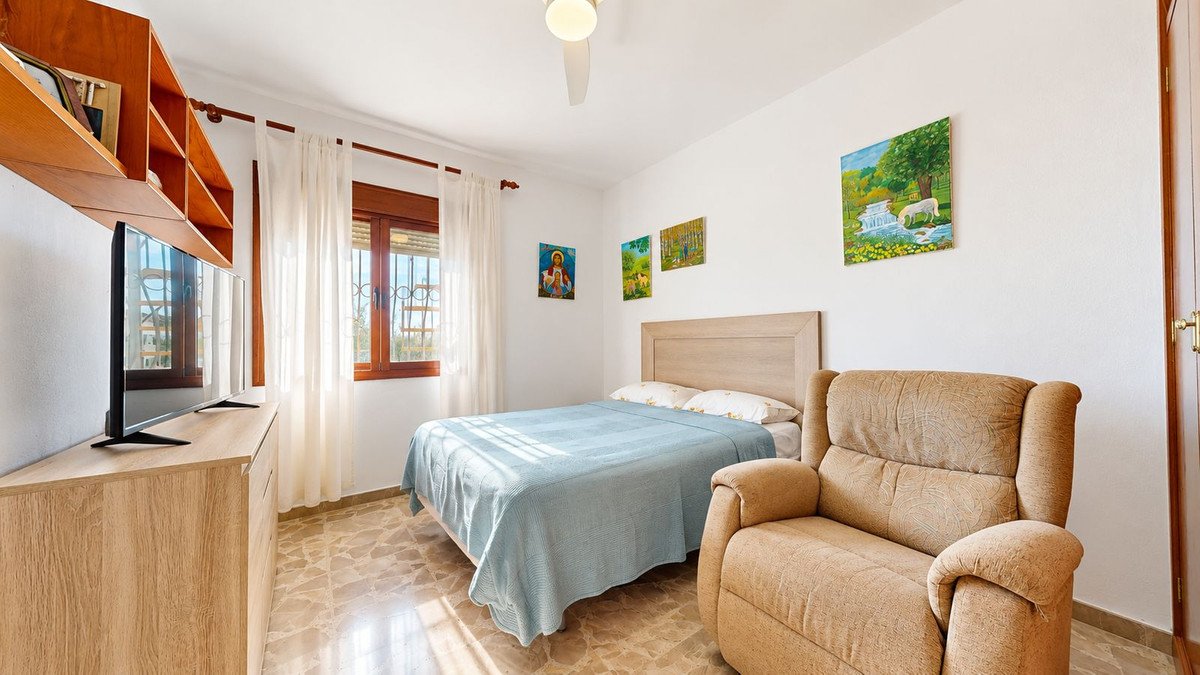 7 Bed Detached Villa in Benalmadena