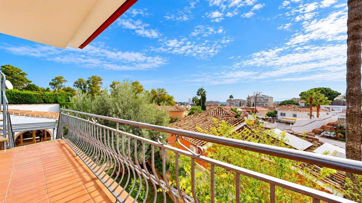 7 Bed Detached Villa in Benalmadena