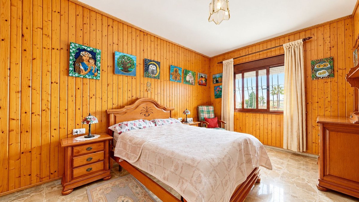 7 Bed Detached Villa in Benalmadena