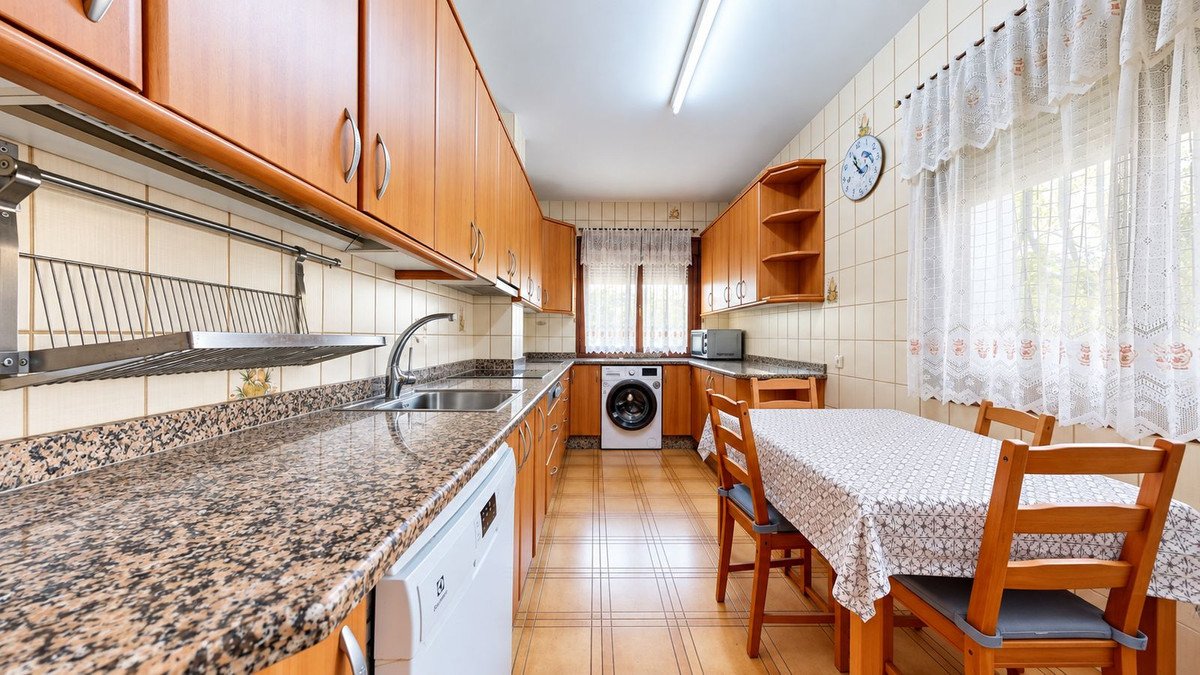 7 Bed Detached Villa in Benalmadena