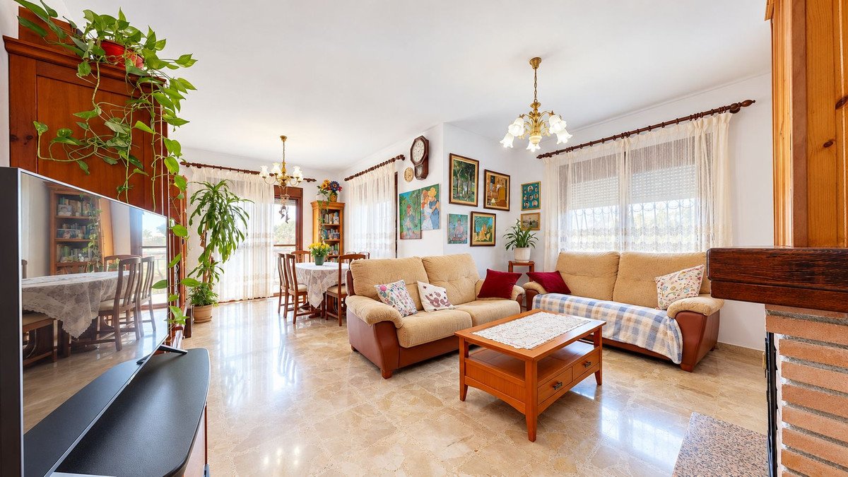 7 Bed Detached Villa in Benalmadena
