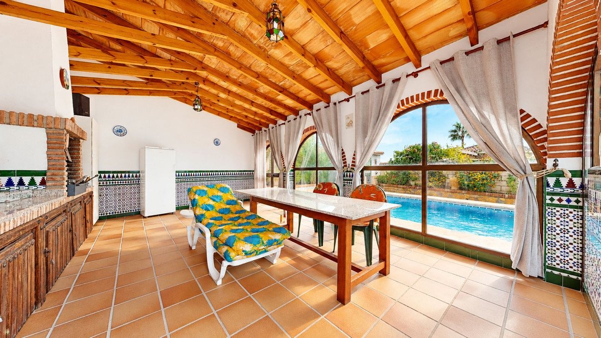 7 Bed Detached Villa in Benalmadena