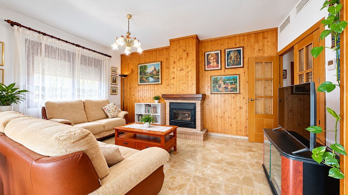 7 Bed Detached Villa in Benalmadena