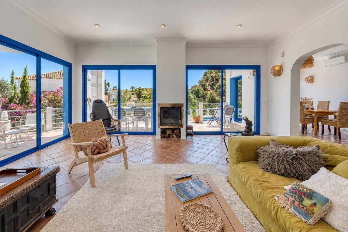 4 Bed Detached Villa in Cerros del Aguila
