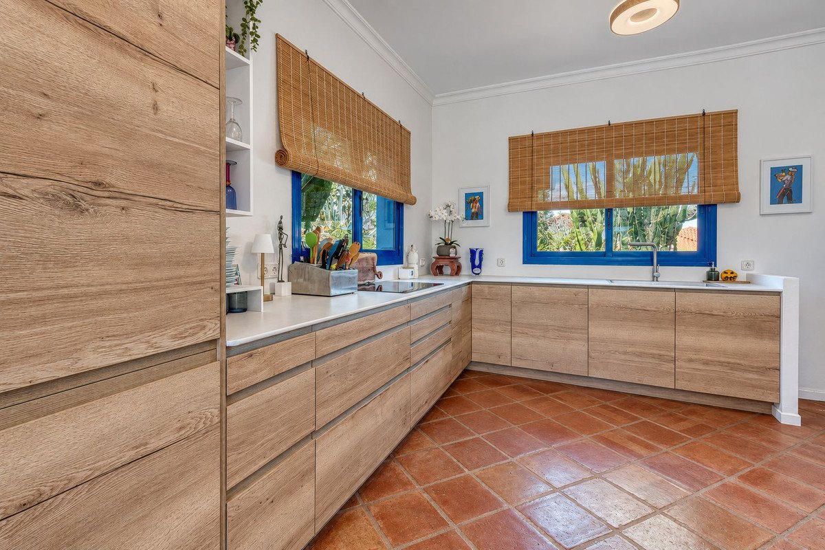 4 Bed Detached Villa in Cerros del Aguila