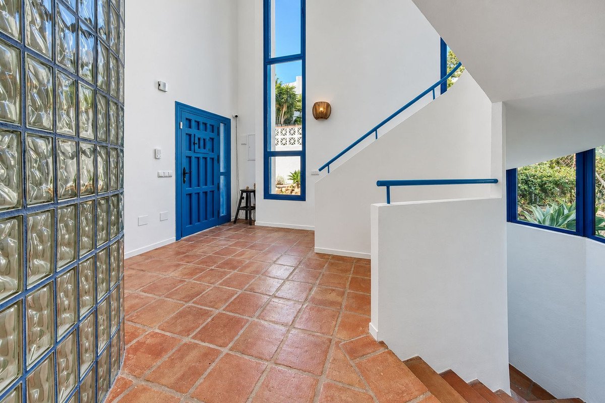 4 Bed Detached Villa in Cerros del Aguila
