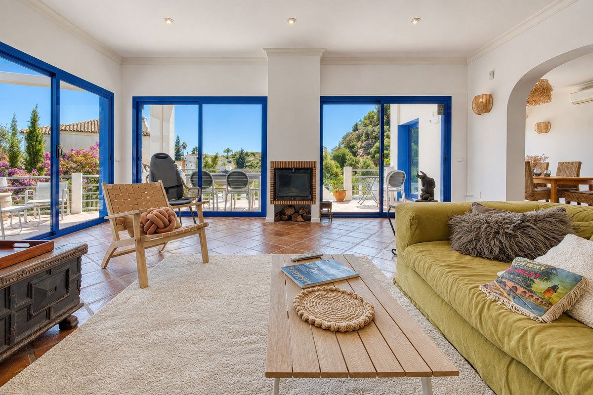 4 Bed Detached Villa in Cerros del Aguila