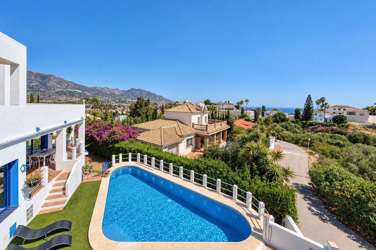 4 Bed Detached Villa in Cerros del Aguila
