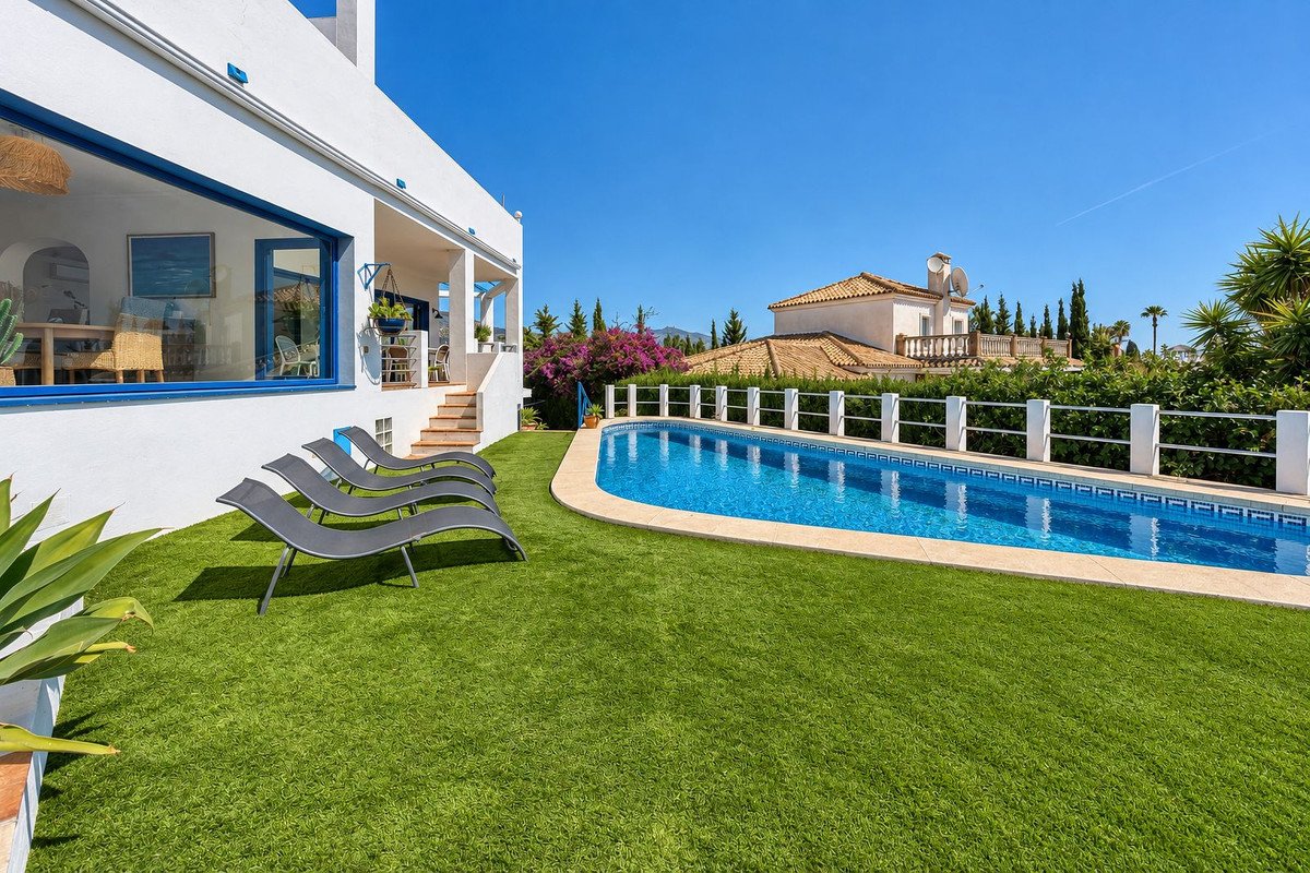 4 Bed Detached Villa in Cerros del Aguila