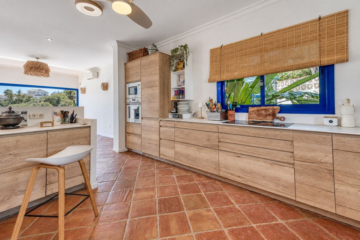 4 Bed Detached Villa in Cerros del Aguila