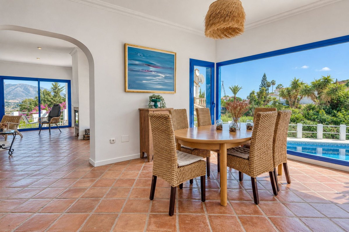 4 Bed Detached Villa in Cerros del Aguila