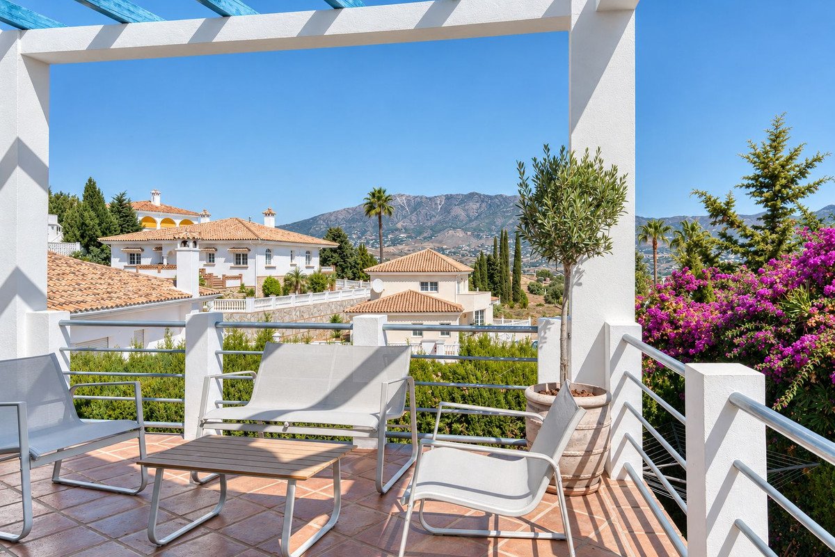 4 Bed Detached Villa in Cerros del Aguila