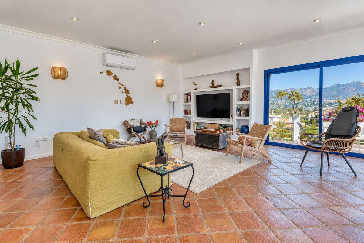 4 Bed Detached Villa in Cerros del Aguila