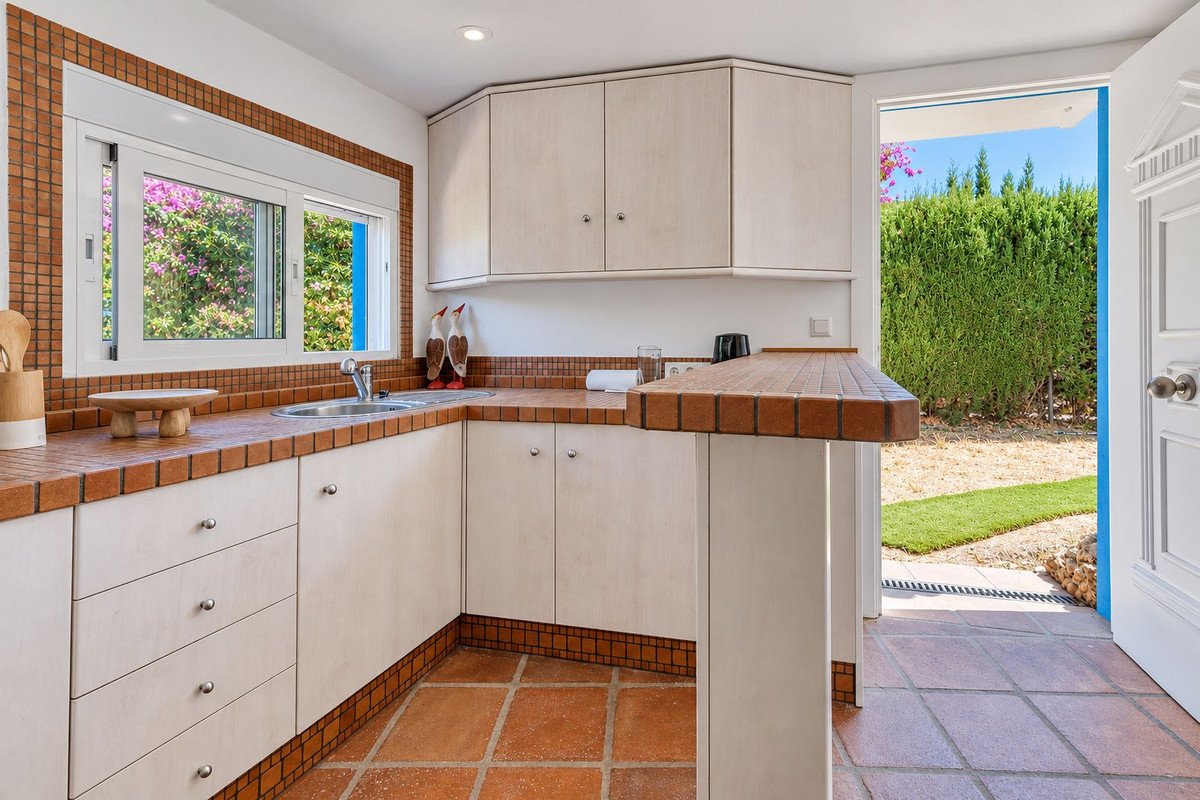4 Bed Detached Villa in Cerros del Aguila