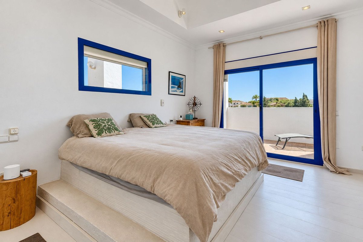 4 Bed Detached Villa in Cerros del Aguila