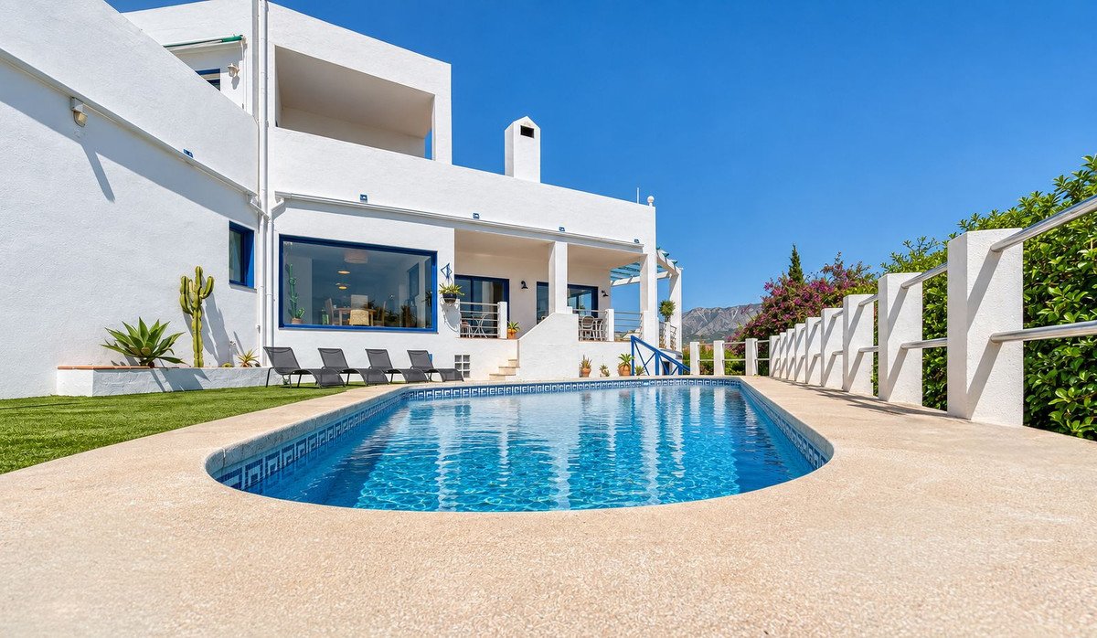 4 Bed Detached Villa in Cerros del Aguila