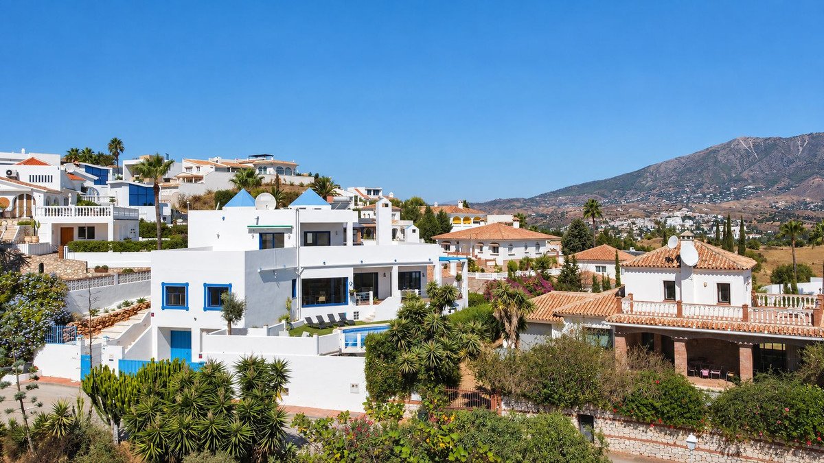 4 Bed Detached Villa in Cerros del Aguila