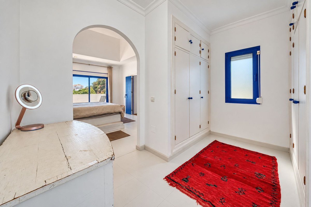 4 Bed Detached Villa in Cerros del Aguila