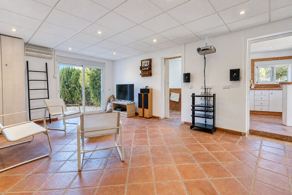 4 Bed Detached Villa in Cerros del Aguila