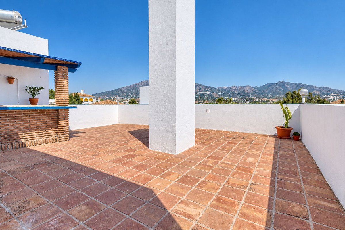 4 Bed Detached Villa in Cerros del Aguila