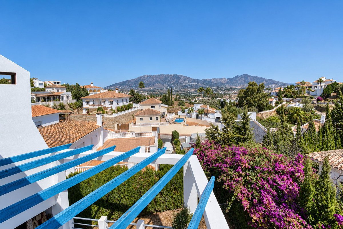 4 Bed Detached Villa in Cerros del Aguila