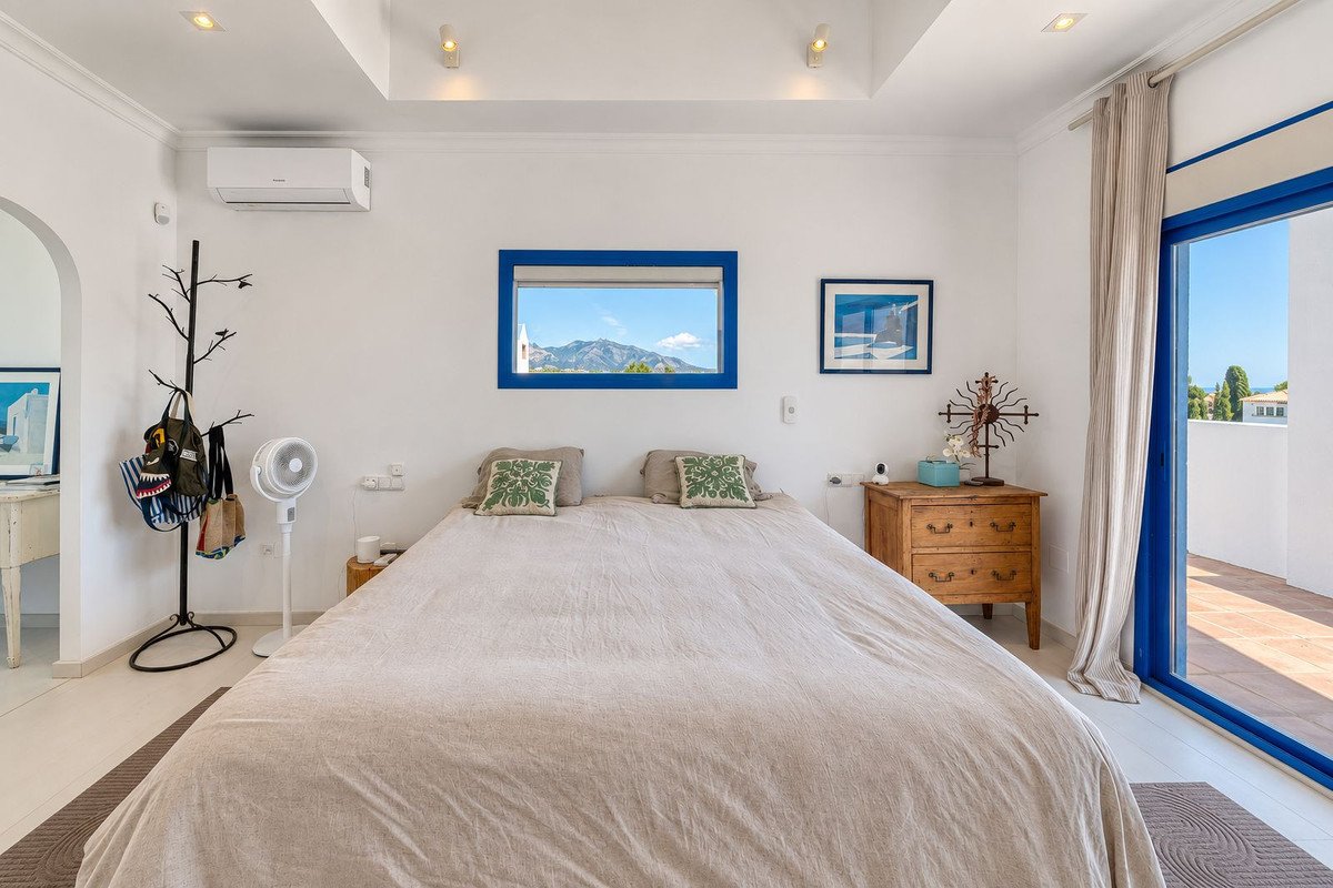 4 Bed Detached Villa in Cerros del Aguila