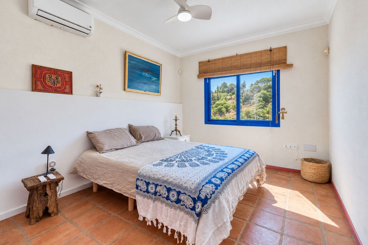 4 Bed Detached Villa in Cerros del Aguila