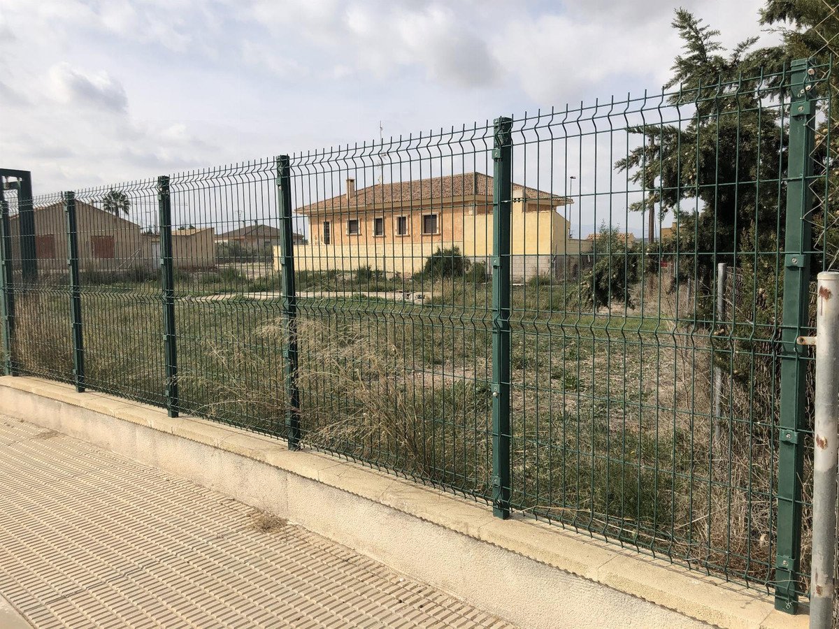 Land in Benferri