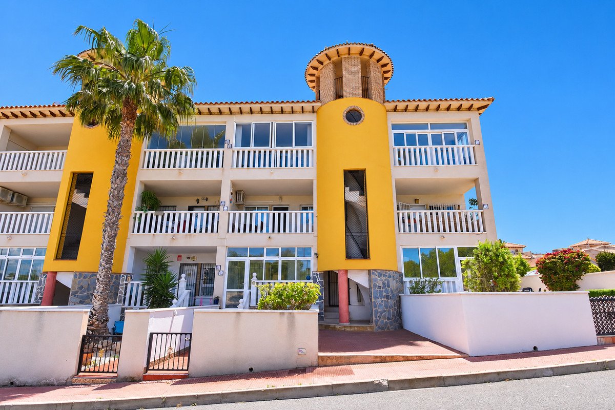 2 Bed Ground Floor Apartment in Villamartin