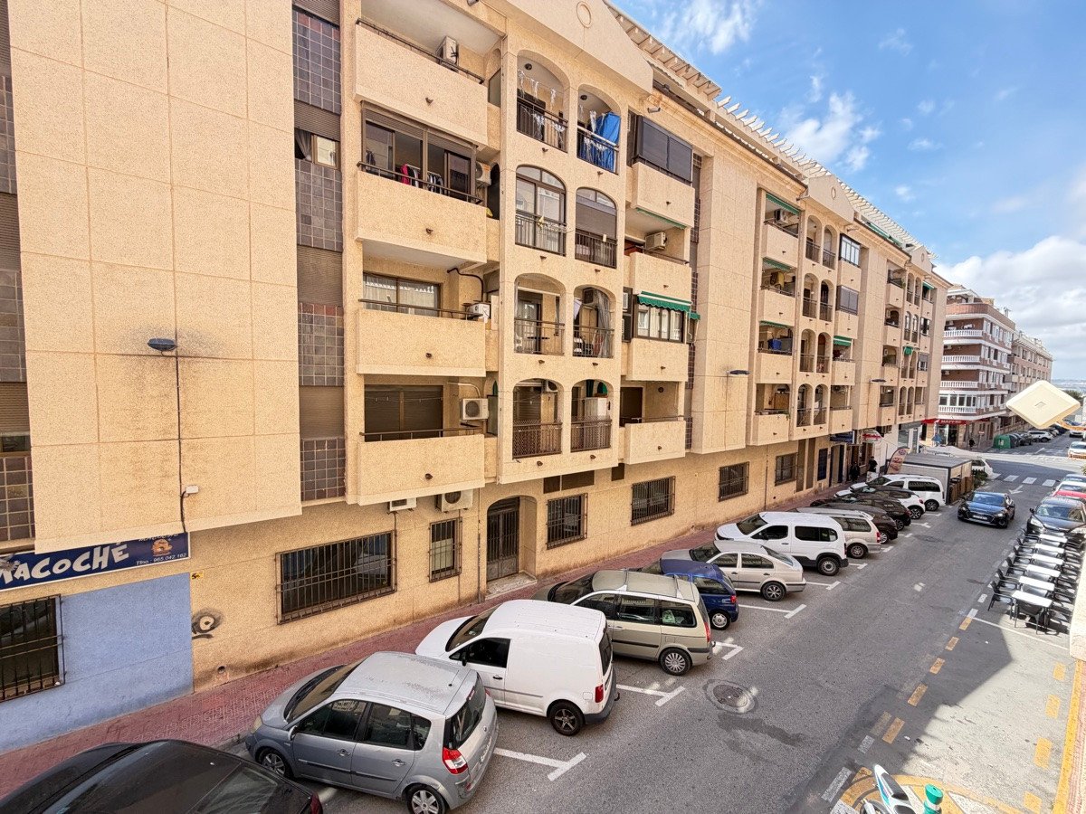 2 Bed Ground Floor Apartment in Torrevieja