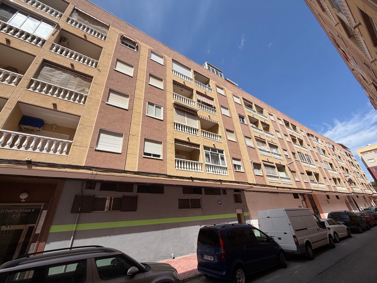 2 Bed Ground Floor Apartment in Torrevieja