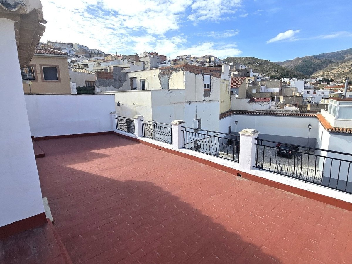 7 Bed Townhouse in Macael