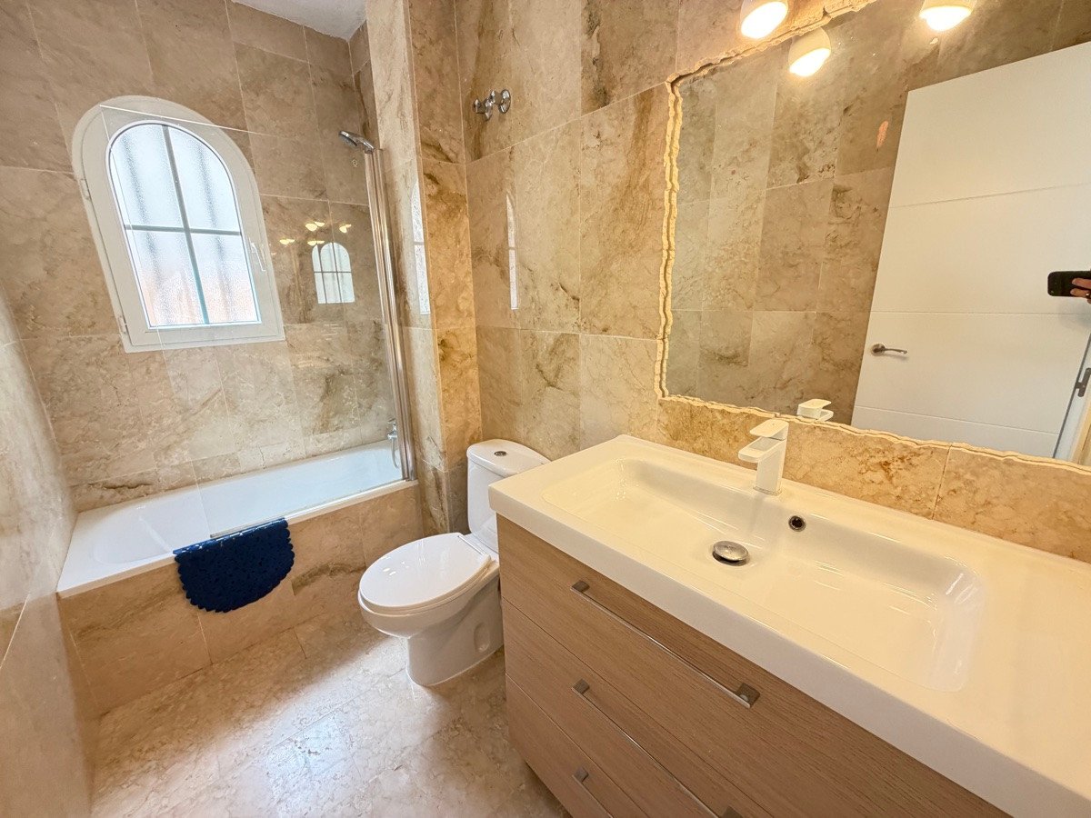 2 Bed Ground Floor Apartment in Las Ramblas Golf