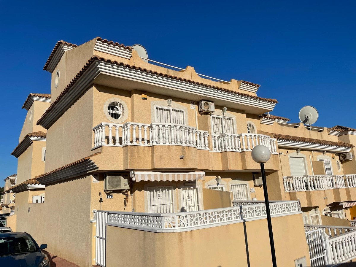 2 Bed Townhouse in Villamartin