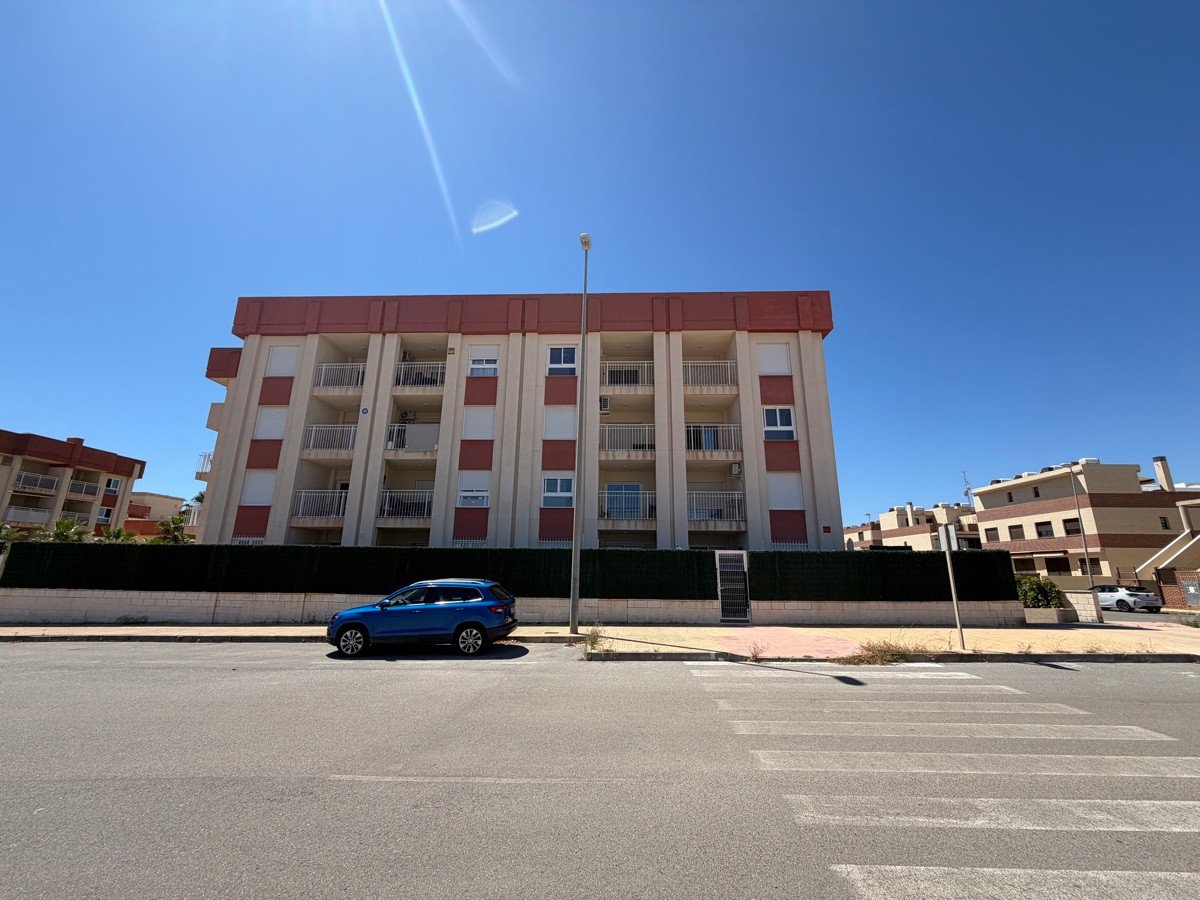 2 Bed Ground Floor Apartment in Lomas de Cabo Roig