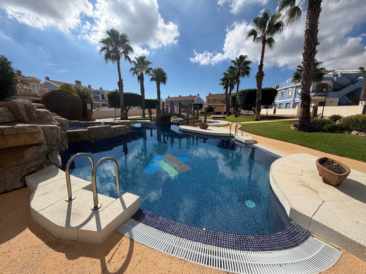 2 Bed Ground Floor Apartment in Lomas de Cabo Roig