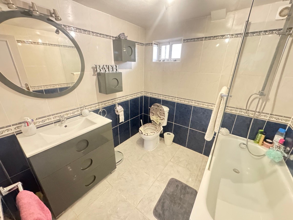 4 Bed Detached Villa in Villamartin