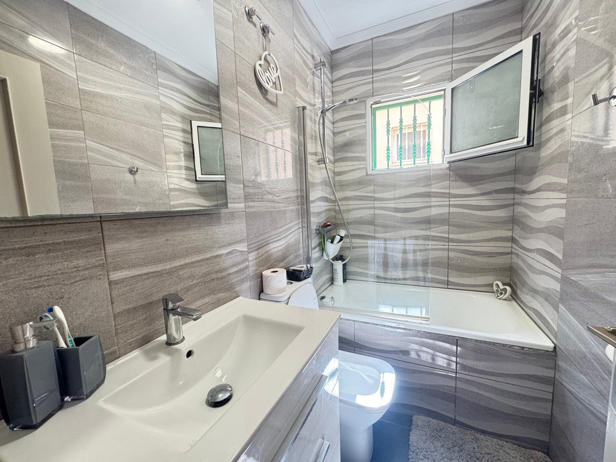 4 Bed Detached Villa in Villamartin