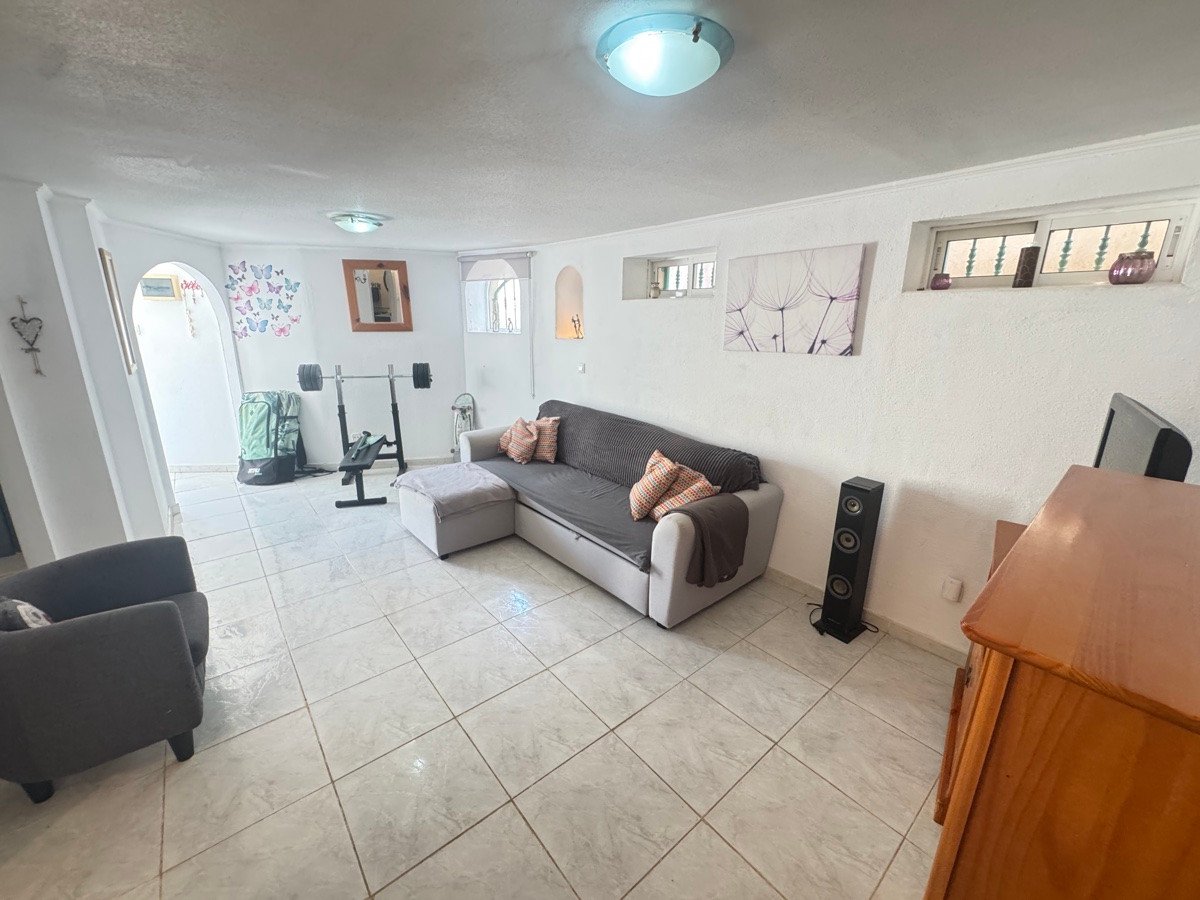 4 Bed Detached Villa in Villamartin