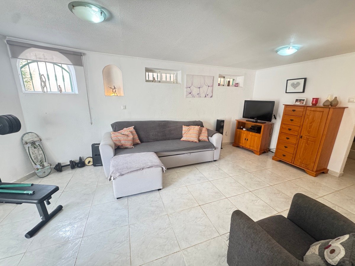 4 Bed Detached Villa in Villamartin