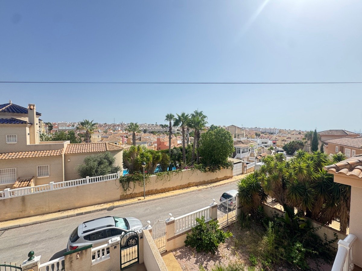 4 Bed Detached Villa in Villamartin